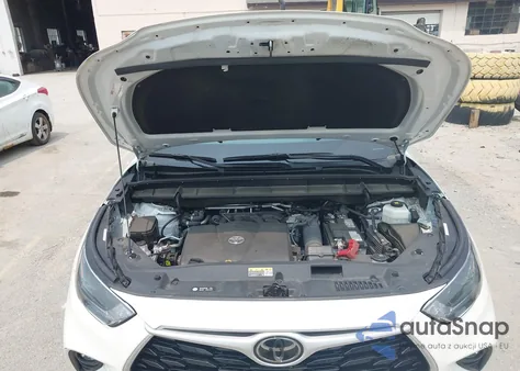 2021 Toyota Highlander Xle z USA, uszkodzony, nr VIN 5TDGZRBH4MS538876